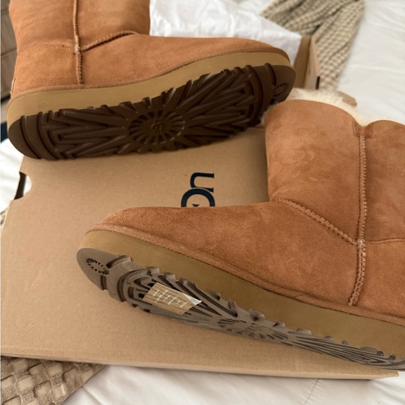 UGG Women's Chestnut Winter Boots - Picture 2 of 6
